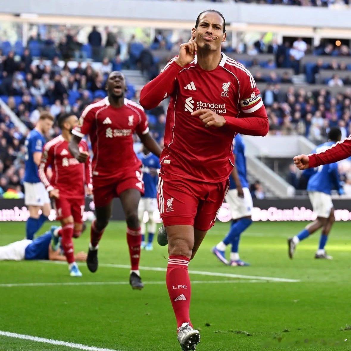 下赛季中后卫配置利物浦