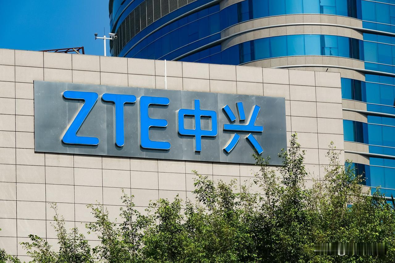 当智能设备填满每个角落，家还能保留记忆中的温度吗？深耕通信领域40年的中兴，在2