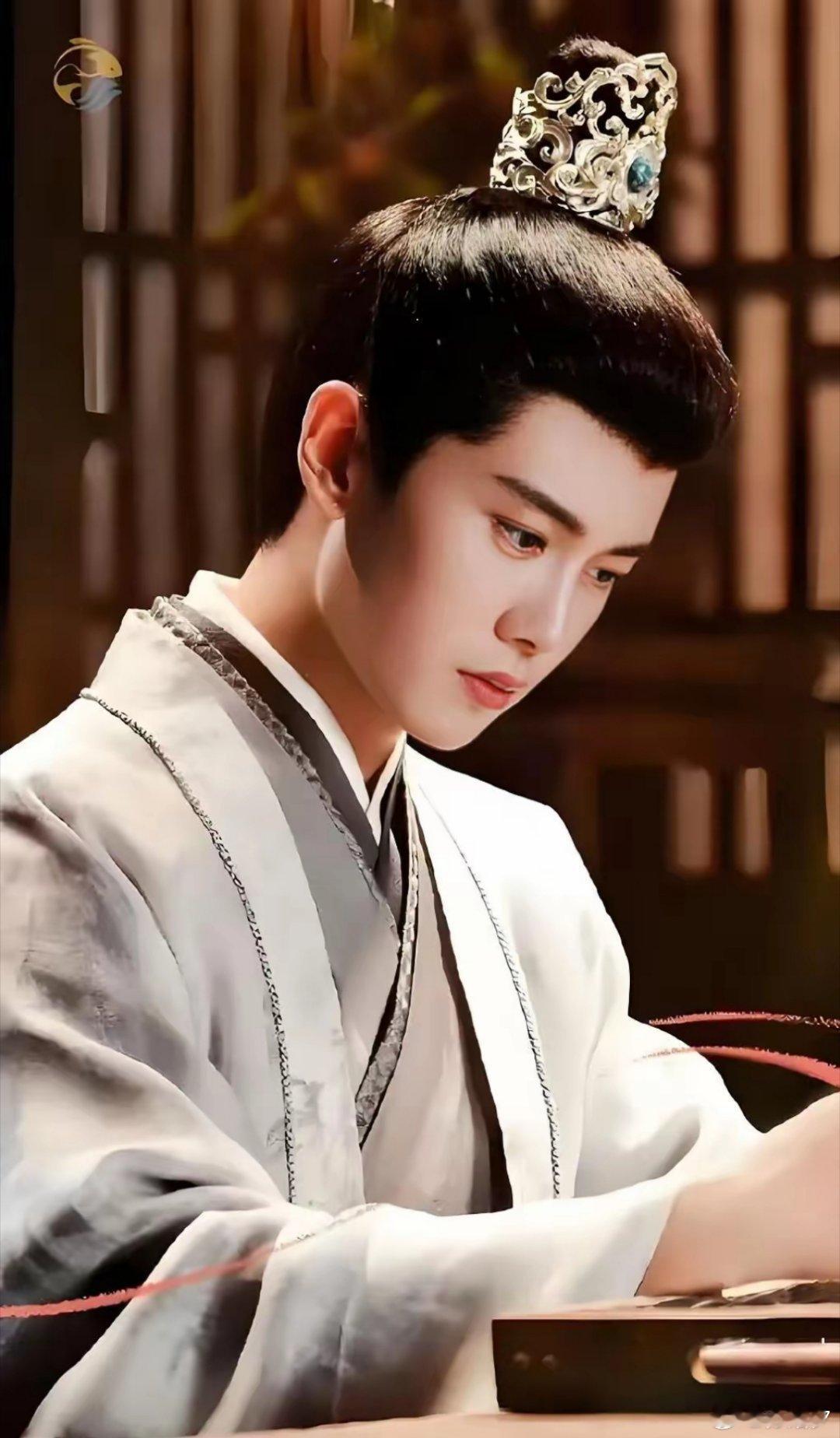 古偶男神排位 古偶美男天花板  第一:任嘉伦第二:陈晓第三:成毅第四:檀健次第五