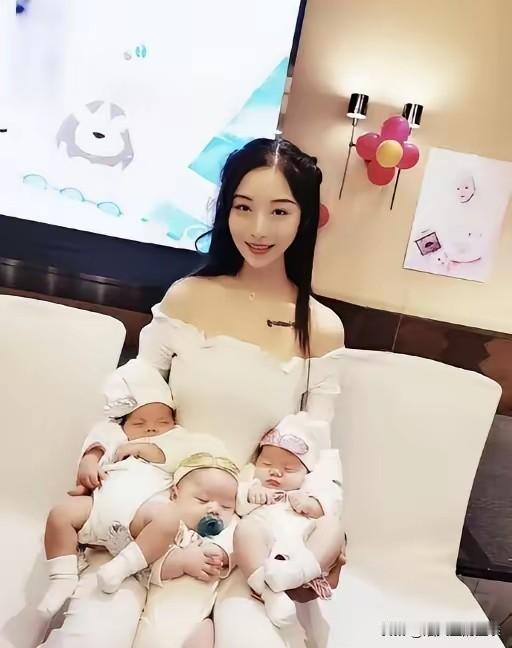 她不结婚，花50万去泰国买英国名校男的精子，生下三胞胎混血宝宝，当年被全网骂自私