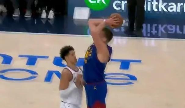 约基奇给机会不中用啊

掘金114-115憾负快船，战绩来到35胜21负，排名降