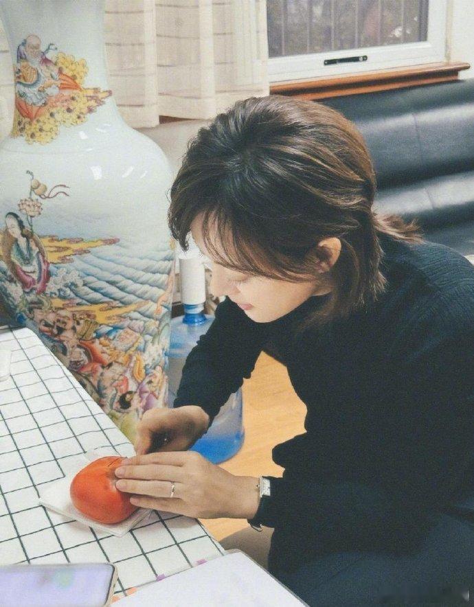 孙俪因入戏太深状态焦虑孙俪因角色压力太大发文分享拍戏时的情绪状态，透露自己长期被