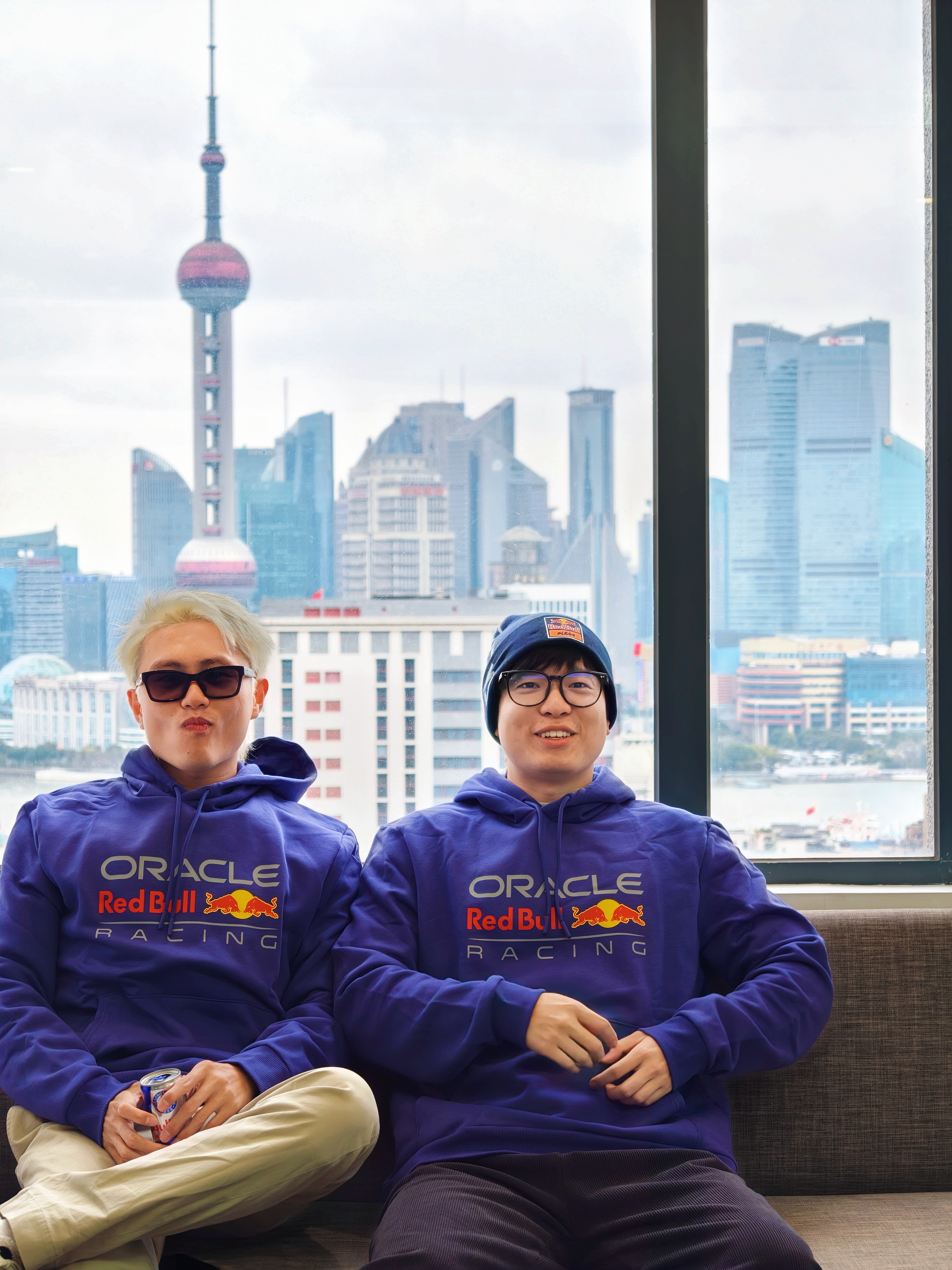 昨天在奥地利Rell bull参观F1车队，今天来红牛中国开会，聊聊新赛季赞助的