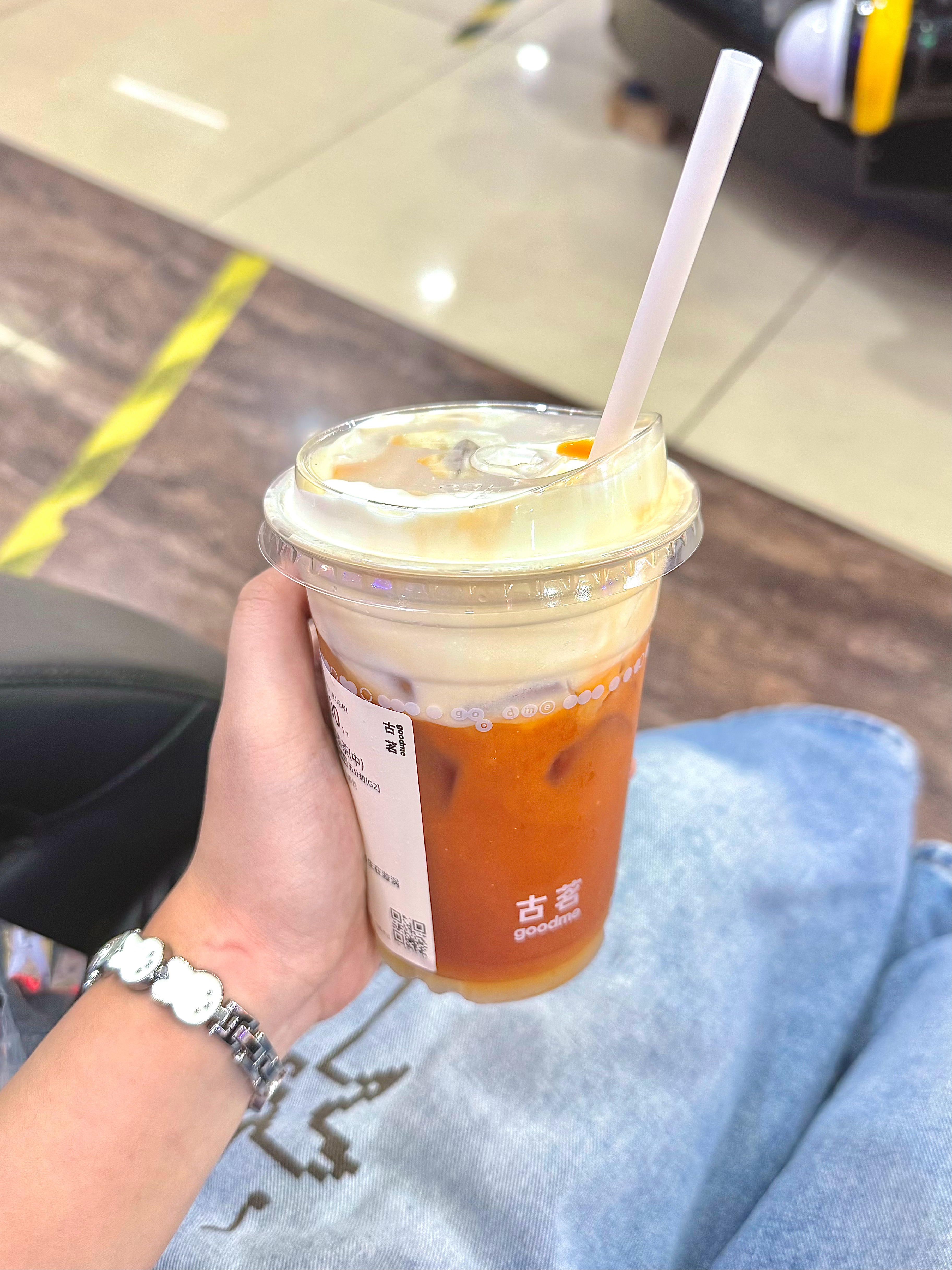 奶茶测评博主又来了 我又去试了一下古茗泰奶系列的另一杯 香椰泰茶  感觉就是把咸