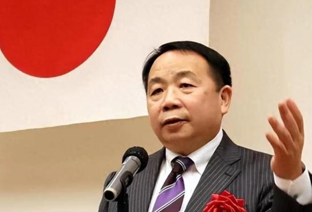 汉奸石平呼吁高市“别妥协”，必须狠狠对抗中国！
此前被中国制裁的汉奸石平这两天又