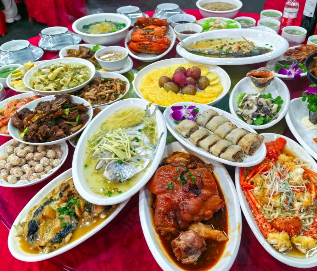 我是浙江人，发现浙江人办酒席，桌上都会摆2瓶啤酒、2瓶红酒和2瓶白酒，但吃酒席好