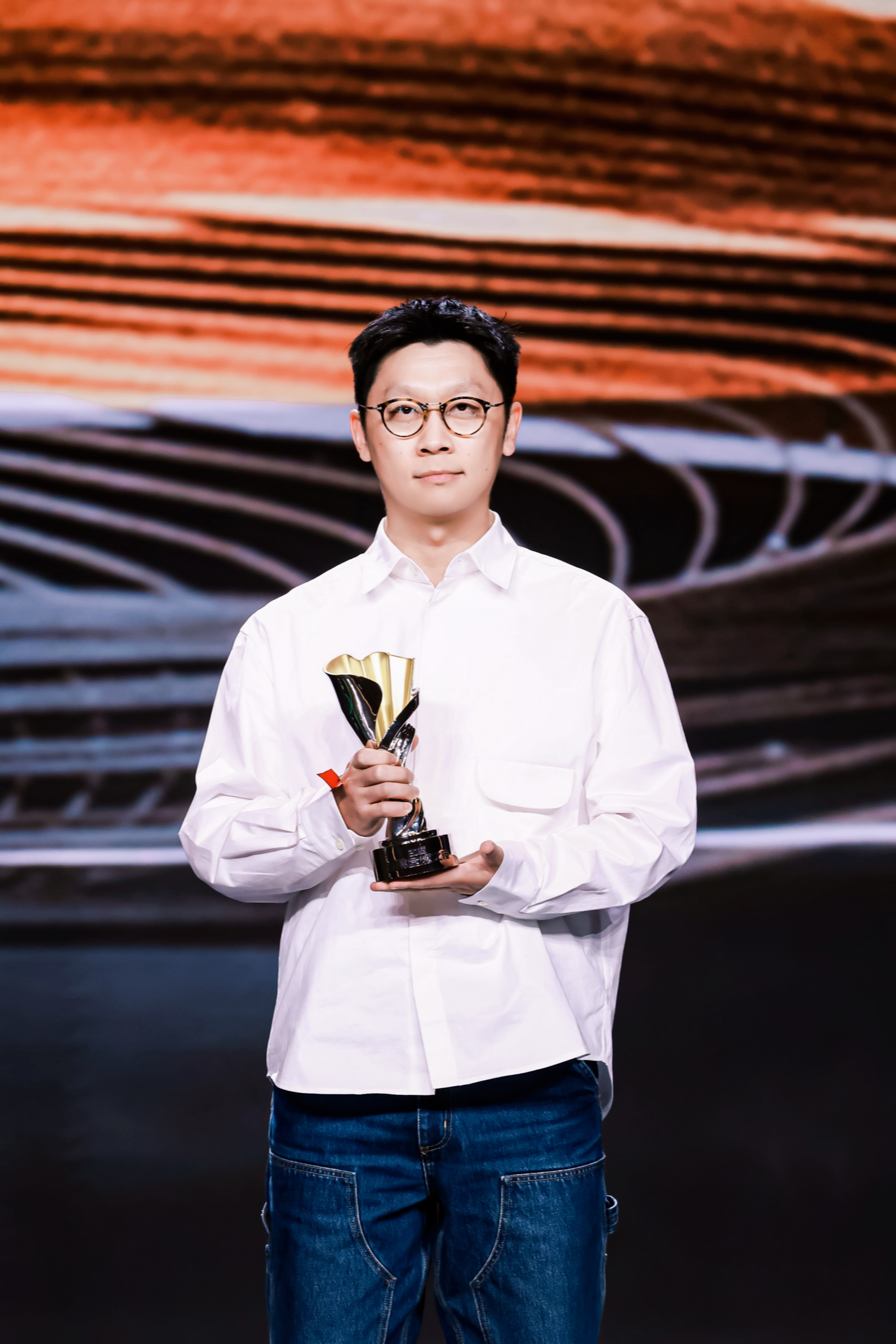 修图到手机发热哦 