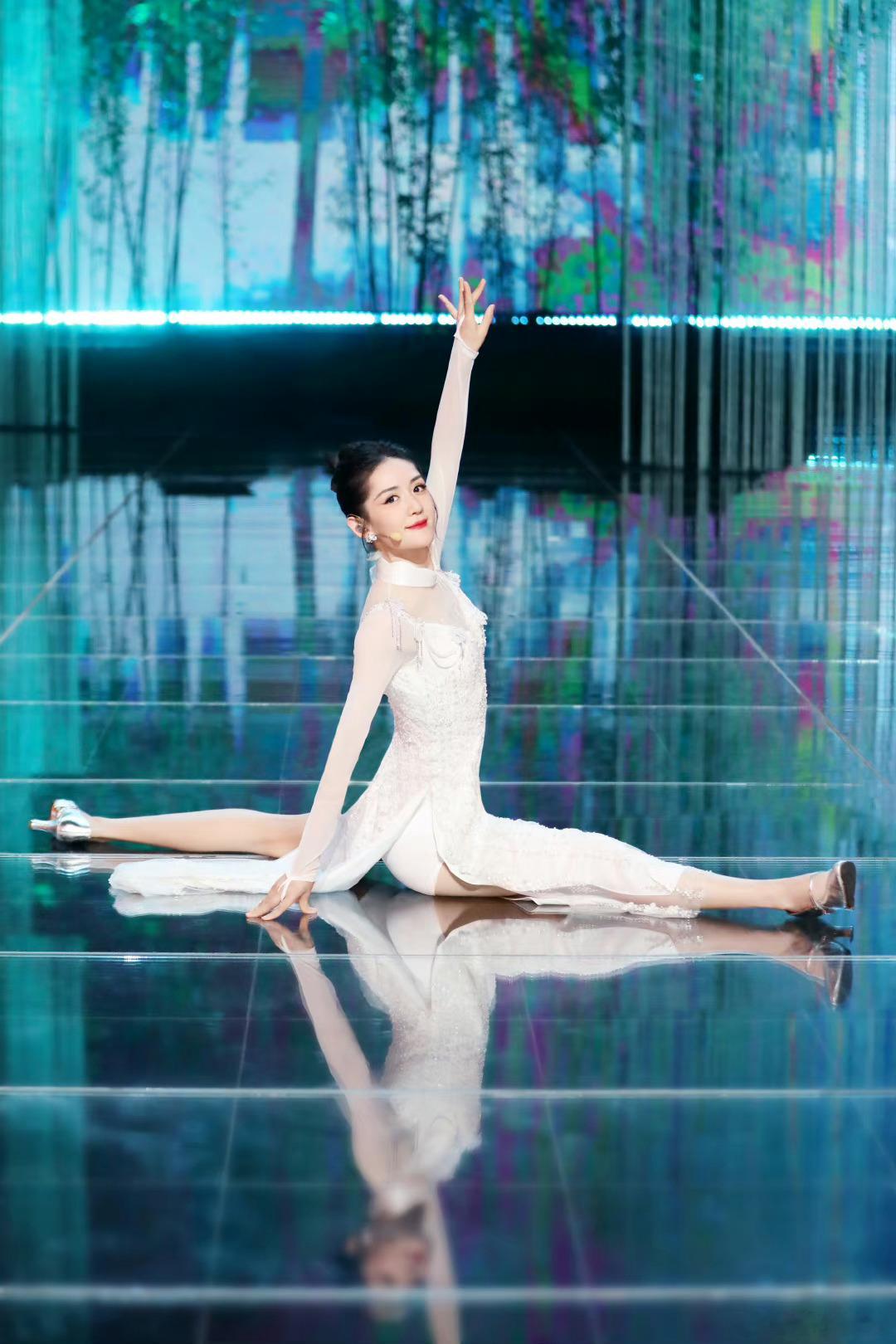 ‖ 穿旗袍劈叉的娜娜，真的是江南才女！ ​​​