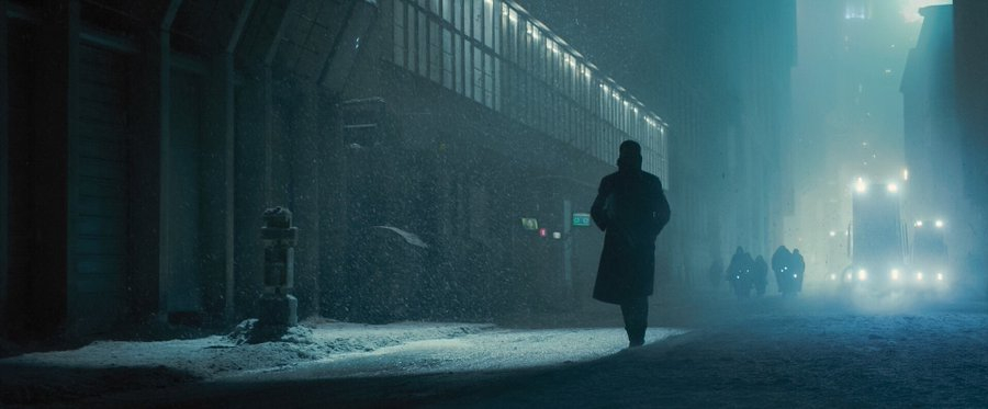 丹尼斯·维伦纽瓦称，拍摄《银翼杀手2049》是他职业生涯中最冒险的一次。他说：“