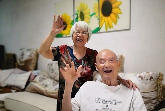 咱们国家那些退休教师，他们真的是教育界的功臣啊！他们把毕生精力都奉献给了教育事业