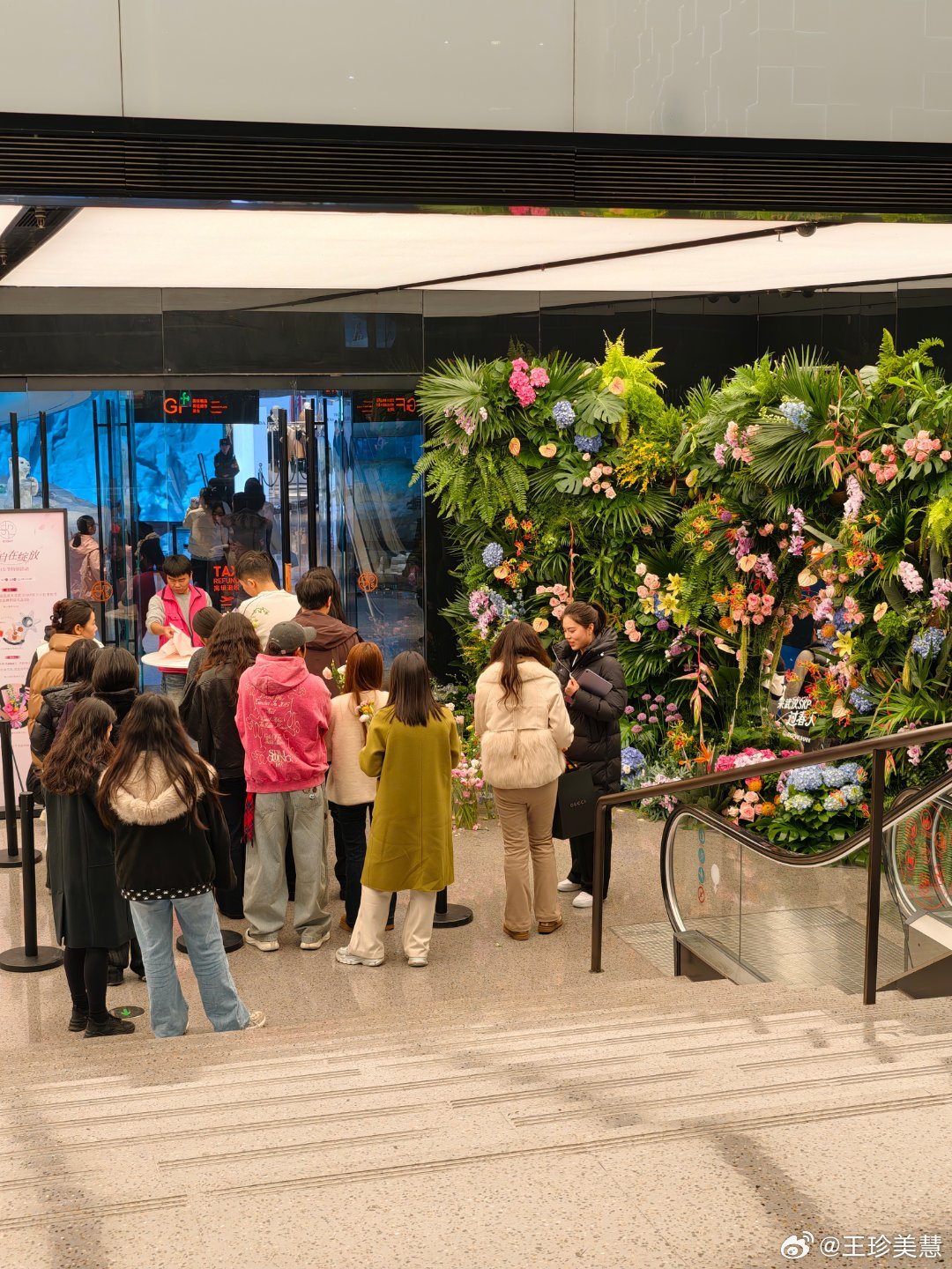 妇女节三八妇女节快乐呀各位！SKP嗷嗷打折记得对自己好点