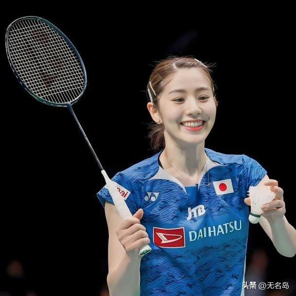 日本网友让志田千阳“滚出日本、入籍中国”，她真的来了。签了中国品牌李宁，据报道合