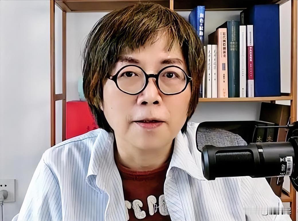 台媒体人、“统派”黄智贤近日直播承认：不反“独”、不促“统” 。“反独促统”的民