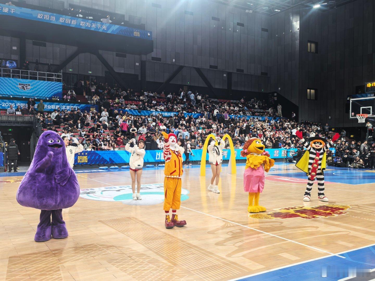 北京男篮vs福建男篮 麦粉狂喜，麦门永存，请把奶昔还给我