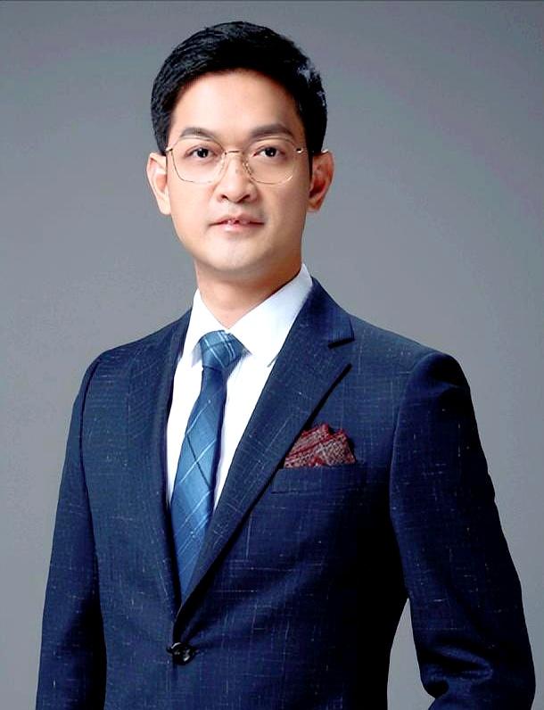 78年出生的泉州老乡，现在已经是清华大学的长聘教授兼博导了，这履历简直妥妥的开挂