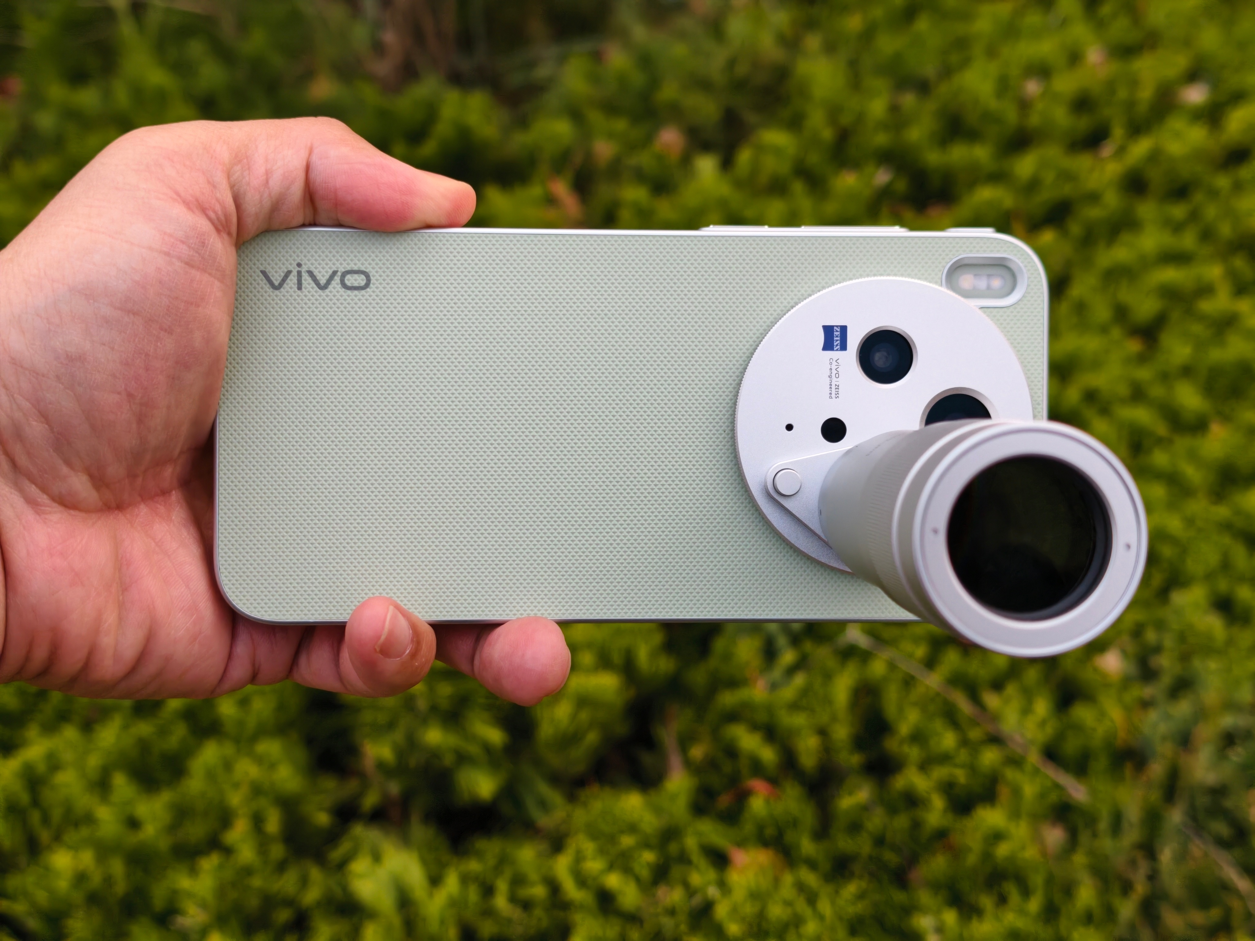 全球手机行业的创新引领者是中国，这一点毫无疑问。尤其是手机影像这块儿，国产厂商做