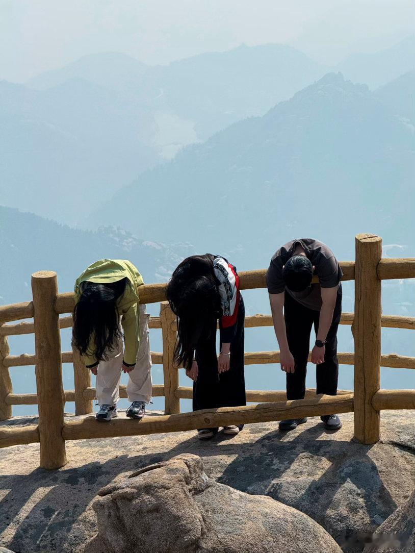 我旅游不跟三种人出去是这样的，和同频的人一起旅游那可太重要了。别说情侣了，即使是