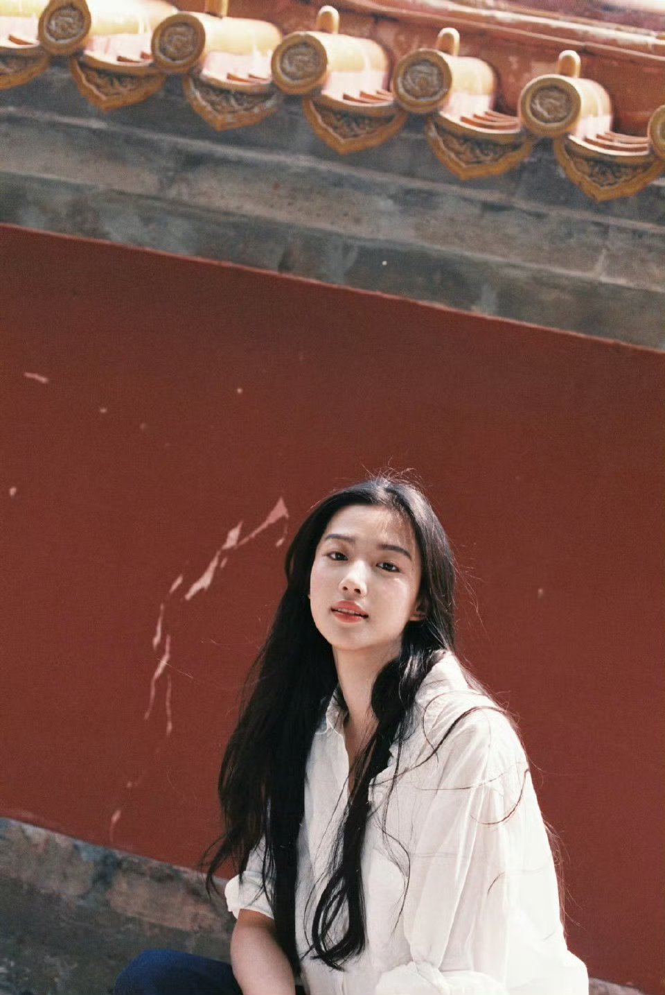 卢昱晓红墙写真卢昱晓～～卢昱晓[超话] ​​​