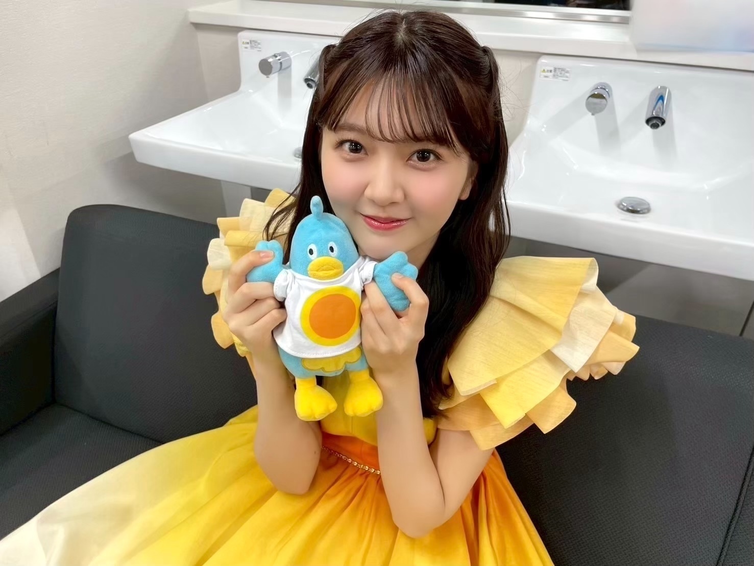 ポカ「せかいれべるのどてんねんがーる　びじねすまなーははるはるにきけ〜　というこ