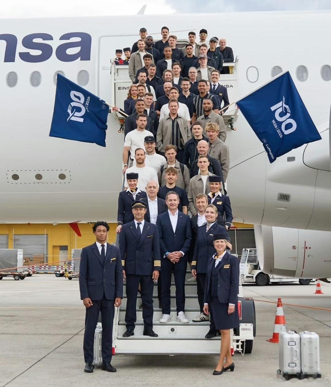 德国足球青黄不接！新名单毫无新意，四强已是归宿5月21日，德国队主帅纳格尔斯曼公