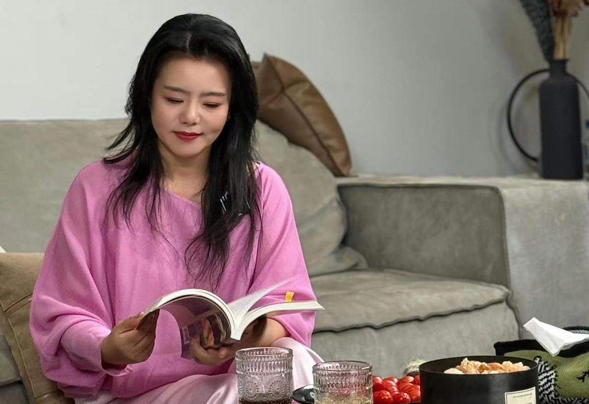 离婚后砸100件礼物挽回前夫？
龚琳娜最新坦白：那是我给15年婚姻办的「告别葬礼