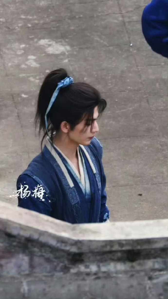 逐玉的谢征角色迎来返场，由张凌赫继续诠释该角色，此次返场的路透也被镜头记录。张凌