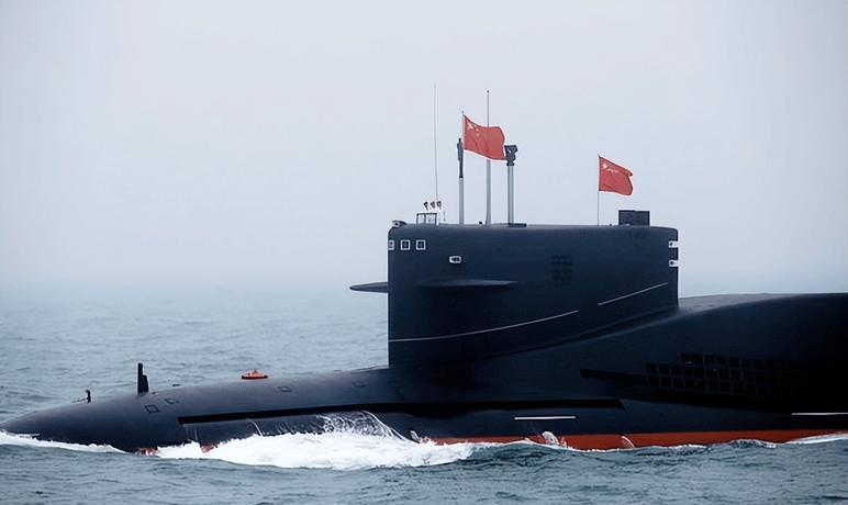 1972年2月初，美国核潜艇闯入我国海域刺探情报，被我军发现后仍赖着不走，当毛主