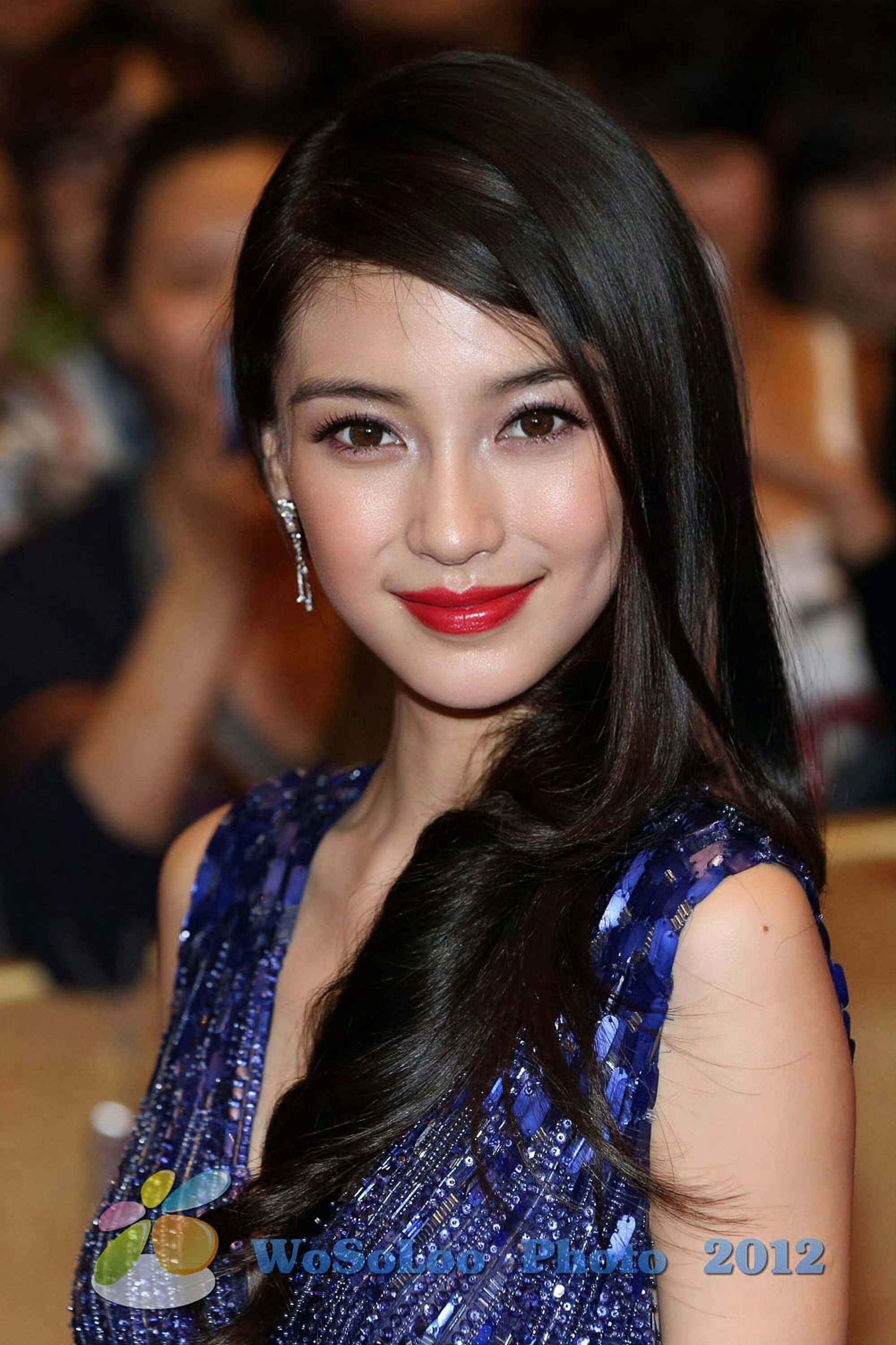 【Angelababy】不敢想我弄这个发型会啥样。。Angelababy节日vl
