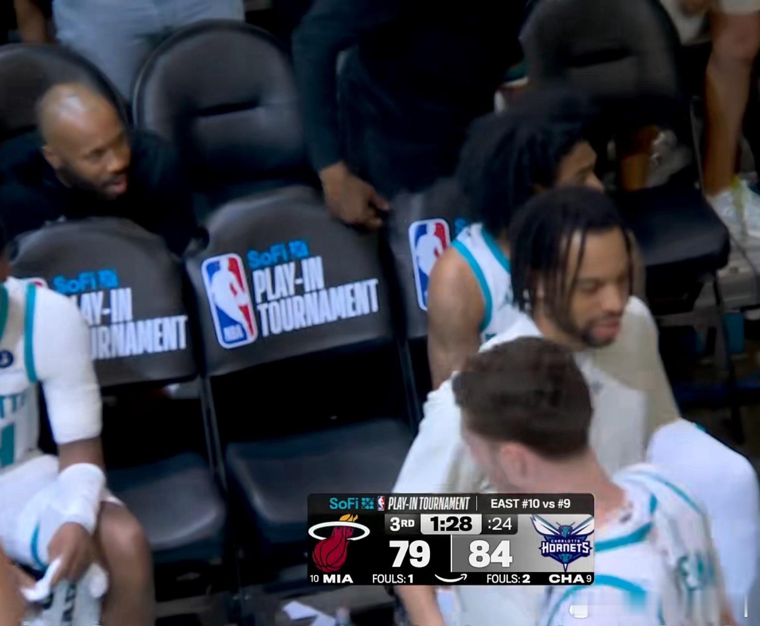 科比怀特连续命中，三记三分一波高潮反超热火🔥 