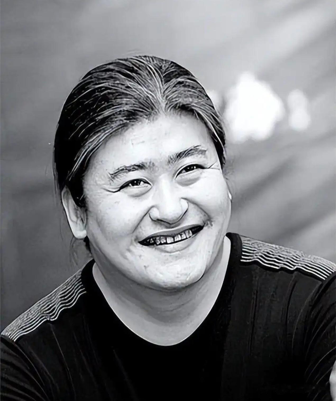 敬一丹离去，我没有害怕！
游本昌离去，我也没有害怕！
直到看到歌手刘欢离开，我是