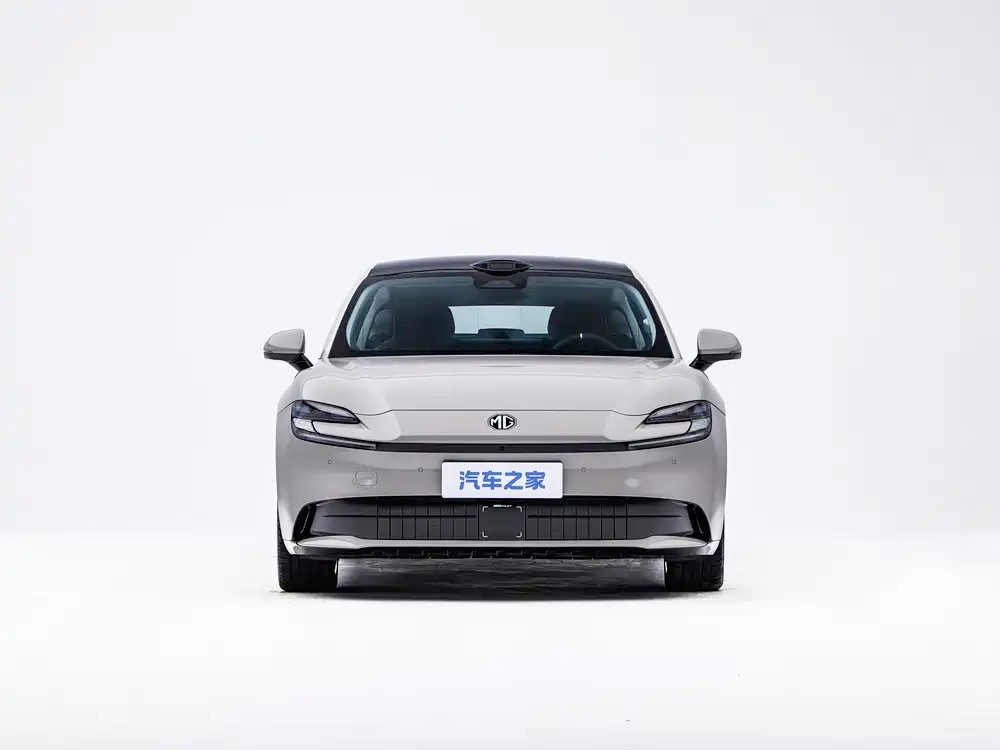 MG 07 2026年8月正式上市，定位中型纯电运动轿车。整车尺寸4835mm×