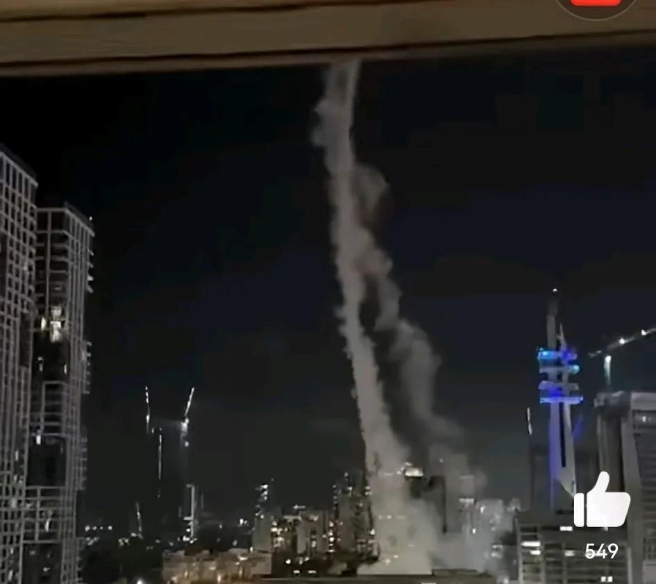 据说伊朗现有能打到以色列的中远程导弹3000枚，每月能够生产各类导弹200枚。建