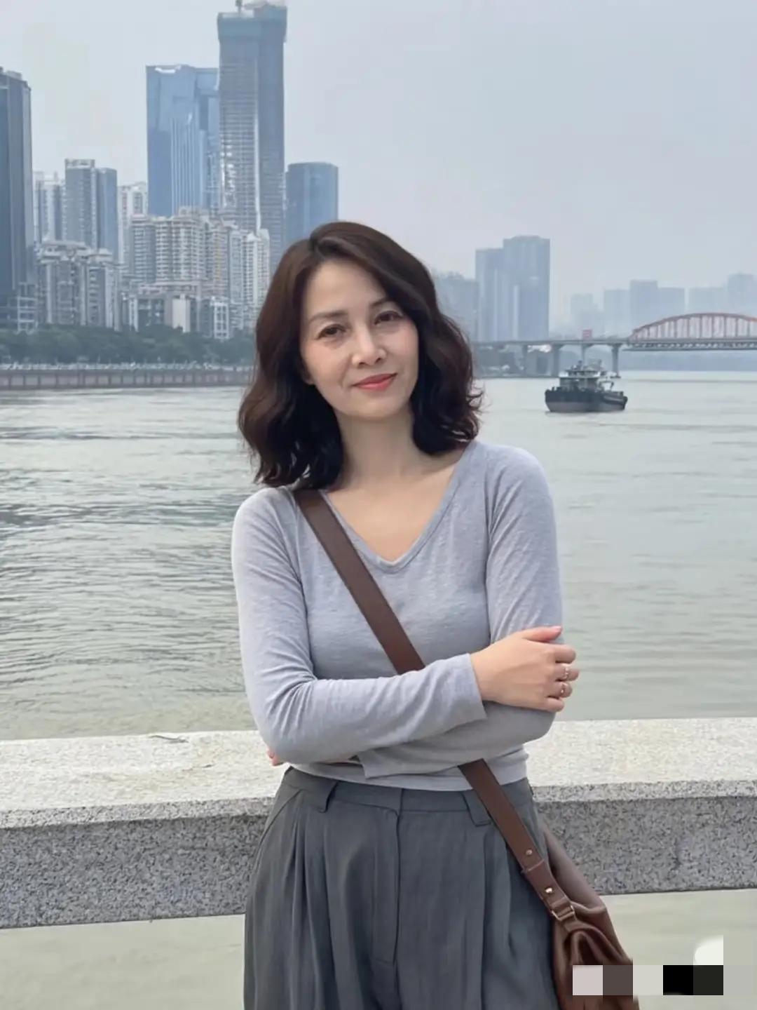 老实说，这样儿，看着像多少岁，猜错了不怪你。[呲牙]