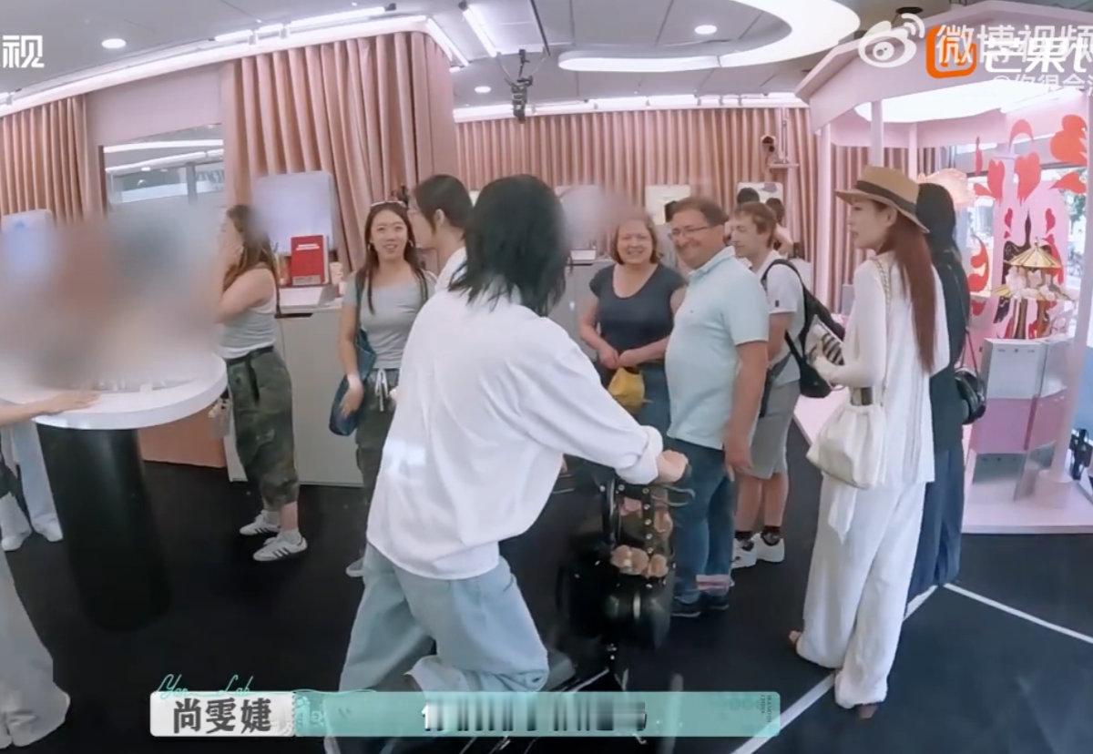 丁禹兮张予曦的剧火到了法国一整个大震惊！《韫色过浓》居然圈了法国粉，张予曦还送礼