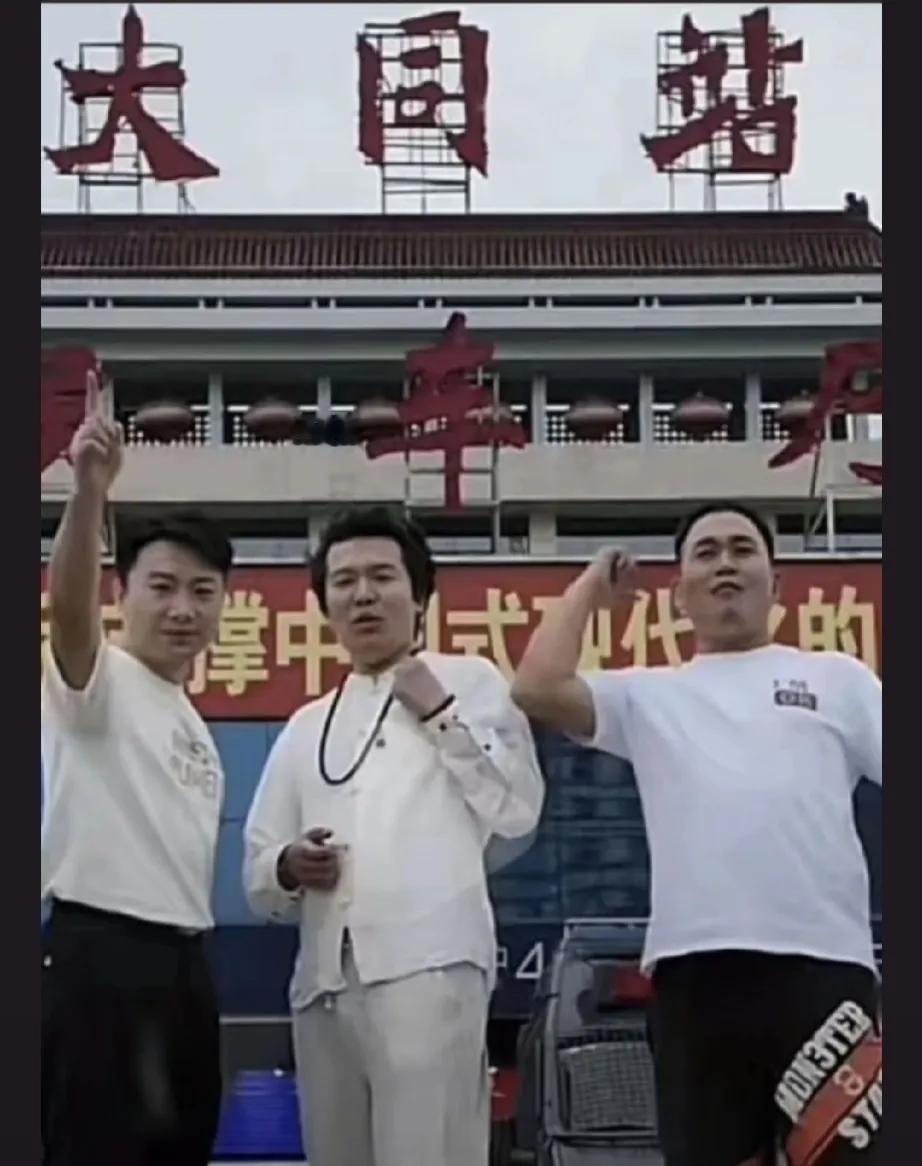 山西大同刀削面这事，我看了几遍原视频，发现这几个南方人问题很大，所以有必要声援一