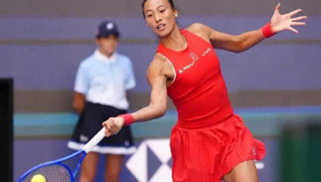 苦战近三小时！7-64-67-5，郑钦文自损八百式赢球，背后代价太大