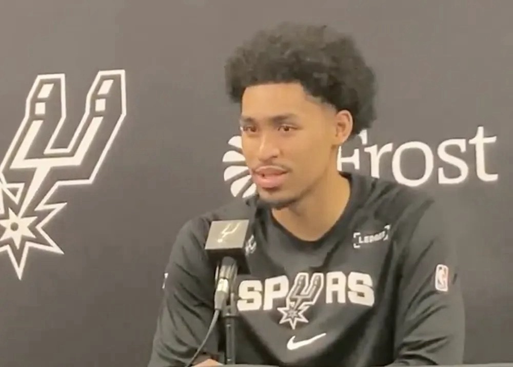 NBA常规赛，马刺今日主场115-102战胜76人。本场比赛，马刺新秀迪伦·哈珀