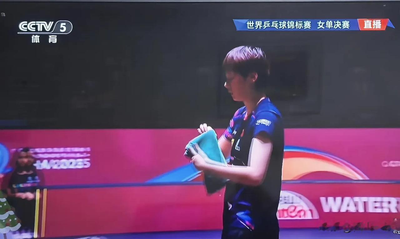 乒乓球世锦赛女单决赛，2：2，王曼昱追平了👏🏻👏🏻👏🏻希望再接再厉，
