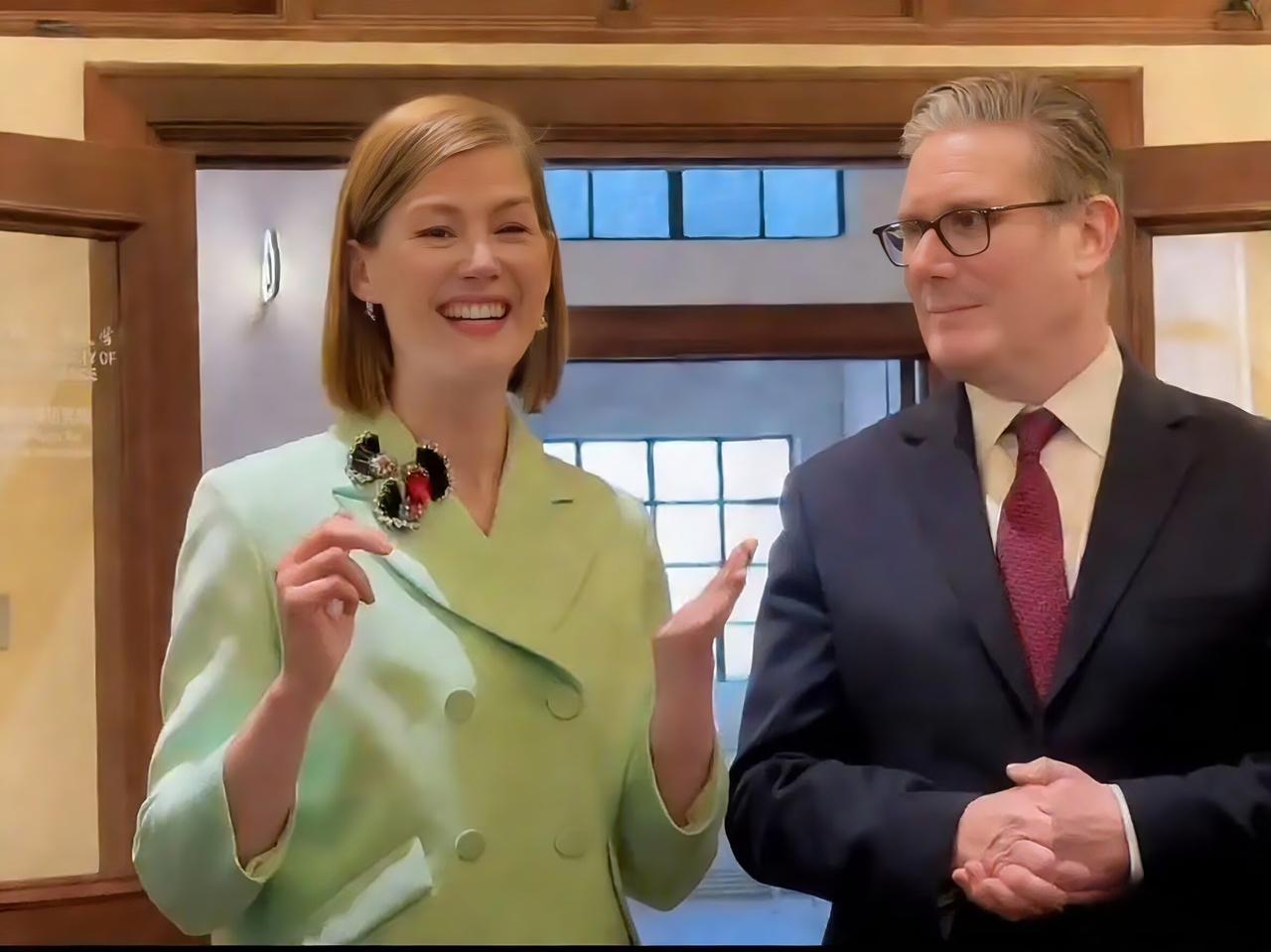 斯塔默从中国回去后，立即做了一个决定。他认为英国人应该认真学汉语，只有这样才能“