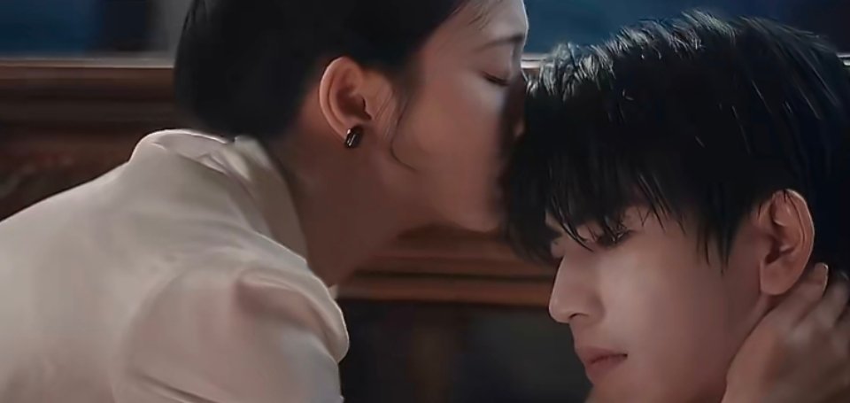 王楚然张凌赫额头吻谁能躲过《这一秒过火》这段额头吻！全程演技超燃在线，氛围感直接