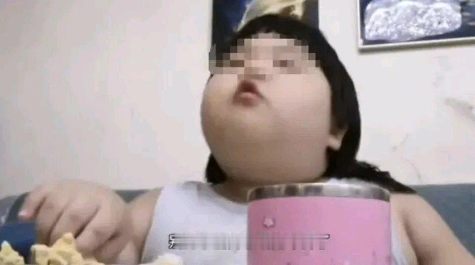 现在的网红儿童乱象真的太离谱了！有些家长为了流量，把3岁女儿喂到70斤，让孩子生