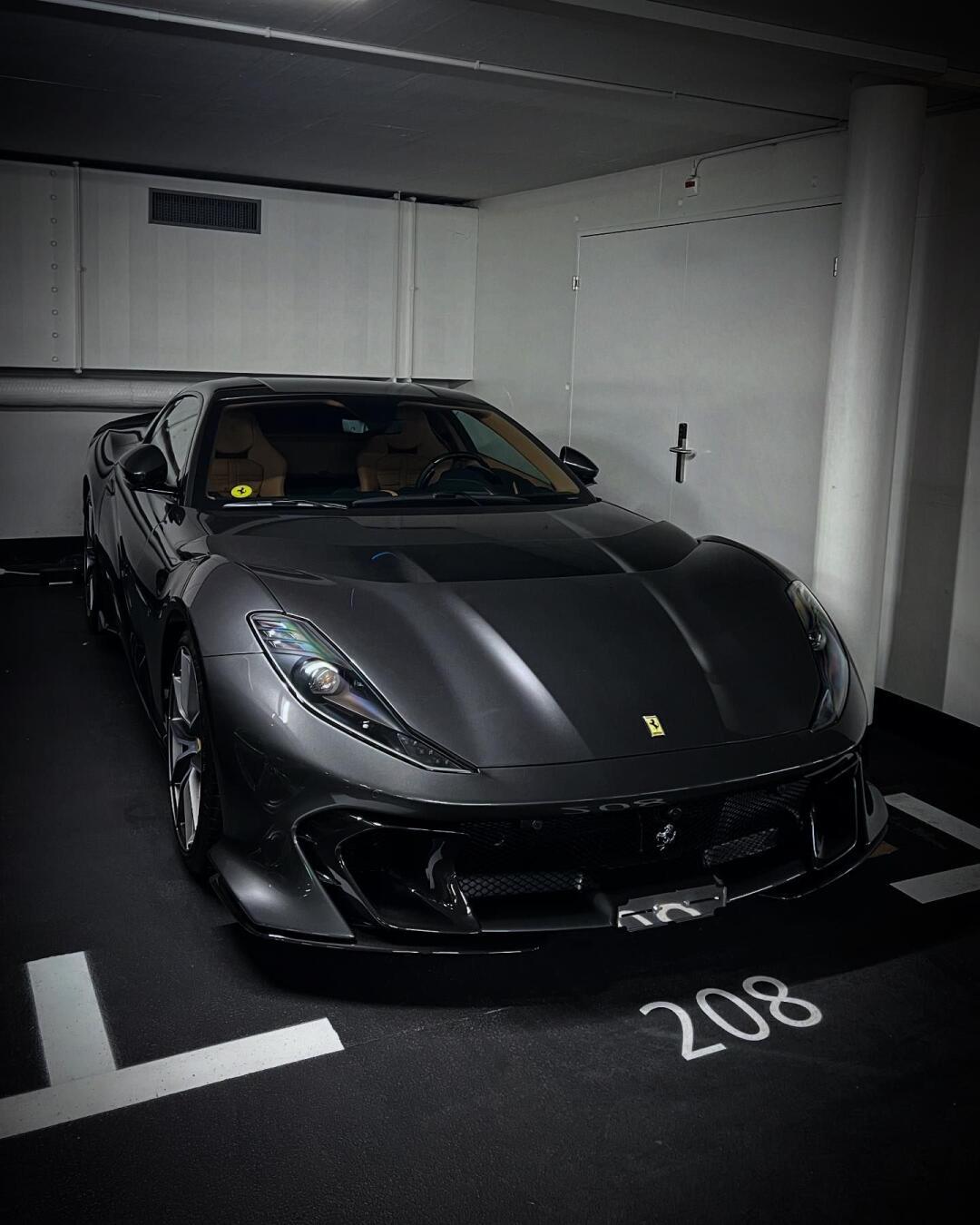 法拉利purosangue和法拉利812competizione，超跑和超级SU