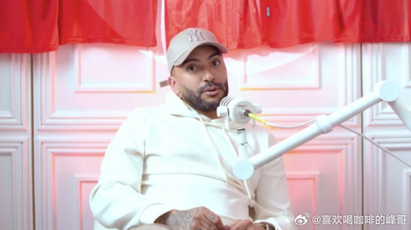 曾作为主力随莱斯特城夺得英超冠军的丹尼·辛普森日前接受采访，并回忆了自己的曼联青