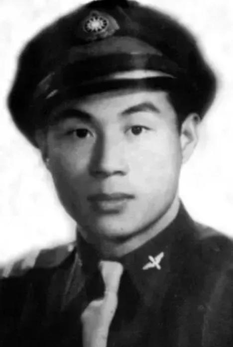 1983年，县领导下乡视察，在孙家村，一个老人烧水招待他，他看了老人一眼，面露惊