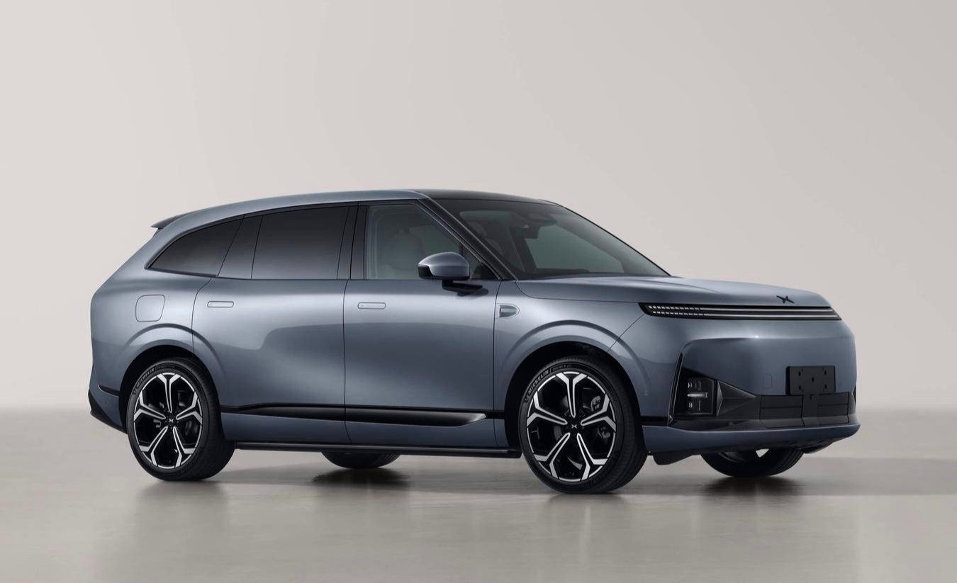 小鹏的大五座G9L，纯电和增程都有，纯电后驱版搭载 270kW 电机；四驱版搭载