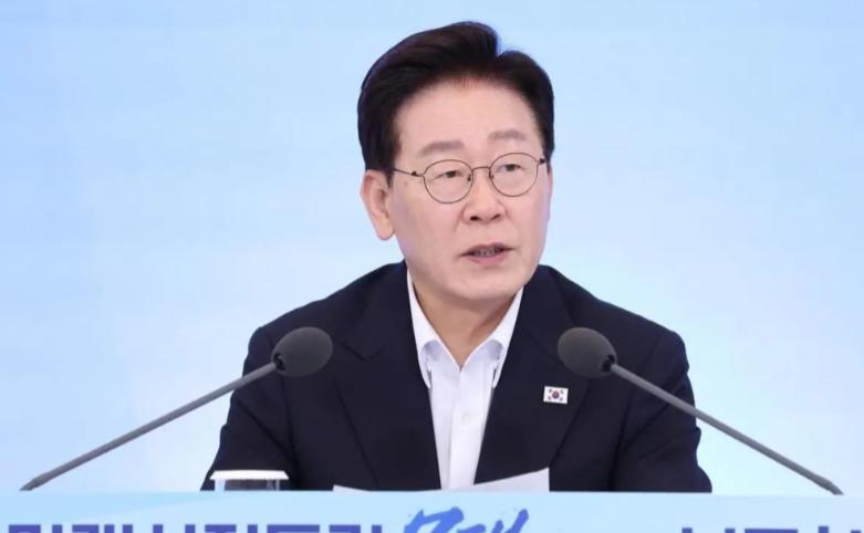 韩国总统李在明正式宣布！
9月16日，首尔。韩国总统李在明主持了该国与中亚五国的