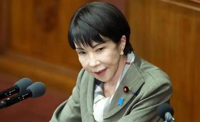 高市早苗熬夜熬疯了？发个新政策，直接把日元干到39年最低！连日本国债都差点崩盘。