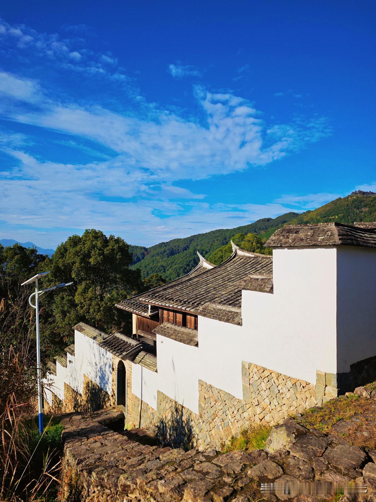 徒步闽清桥东村，才发现这里原来也是个有很多历史故事的村子啊。
古厝历史了解不多，