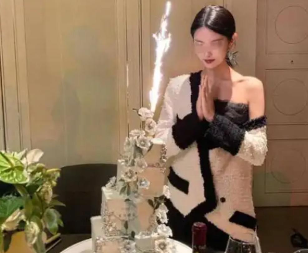 上海一位女子在KTV庆生，豪气地点了一瓶49800元的路易十三，外加150瓶香槟