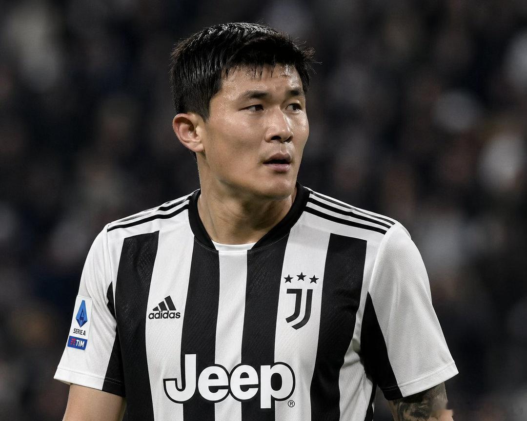 米兰体育报：金玟哉是尤文图斯防线的一个潜在补强机会，这位大韩帝星已经打算在今夏离